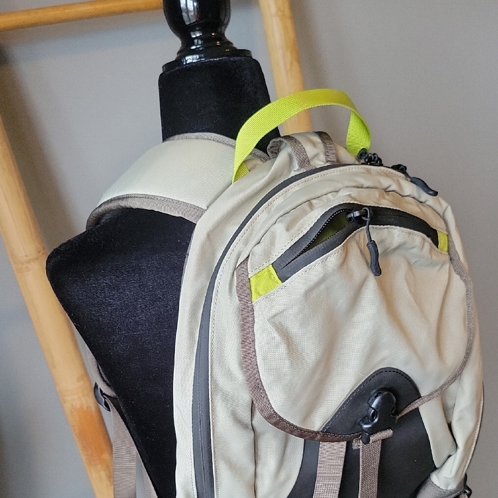 MEC Backpack - Picture 3 of 10